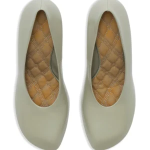 burberry 85mm slip on leather pumps size 39